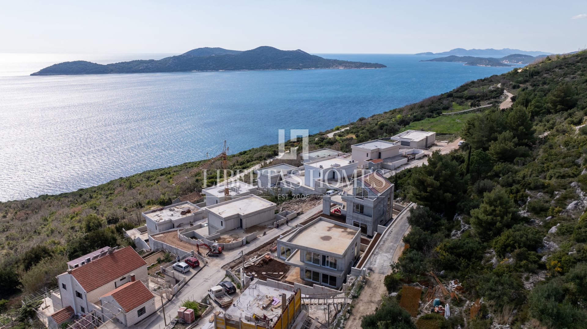 Modern villa for sale with a view of Lokrum and the old town center